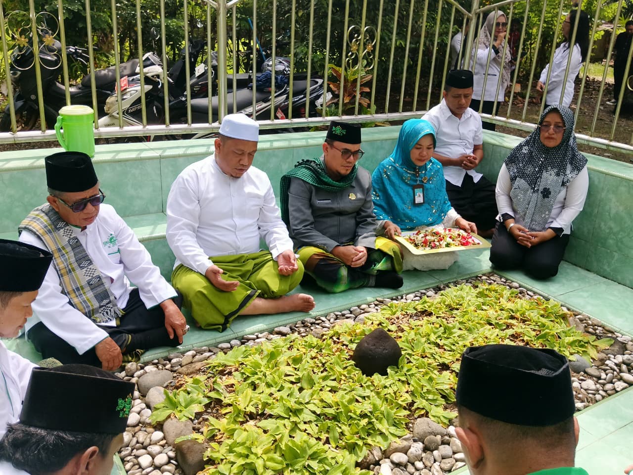 PC NU Bolsel Peringati Hari Santri Nasional dengan Napak Tilas dan Ziarah ke Makam Tokoh Pendiri Daerah dan NU
